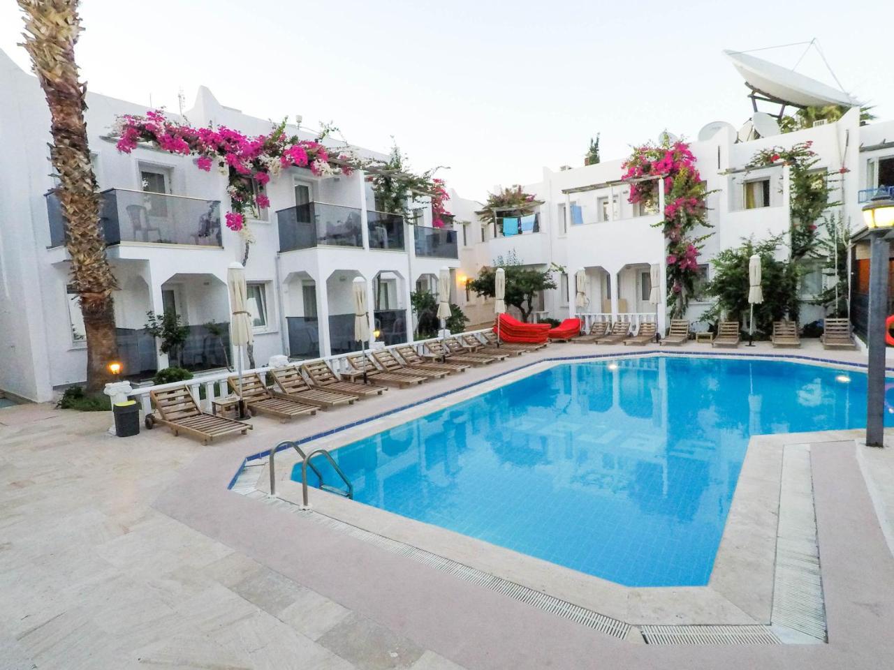 The Hello Hotel Gümbet Buitenkant foto